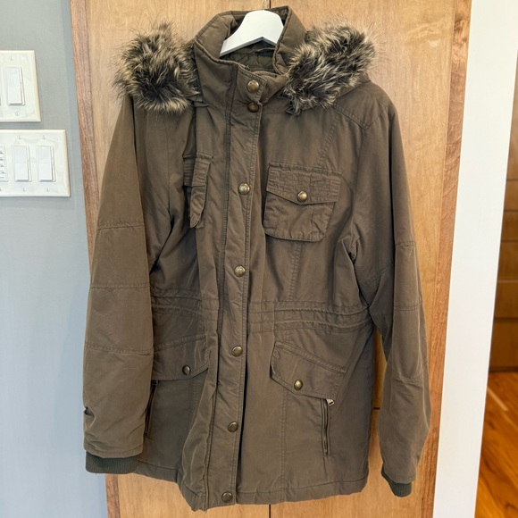 🍓🔥BCBGeneration - Army Green Removable Hood Winter Coat - XL - Picture 1 of 5